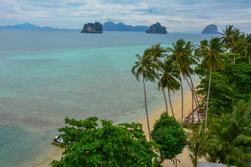 Koh Ngai's reef and beach, Trang province